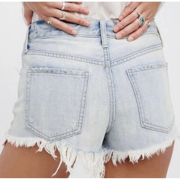Free People Daisy Chain Lace Cutoff Button Fly Jean Shorts Light Wash Women’s 27 - Picture 8 of 12